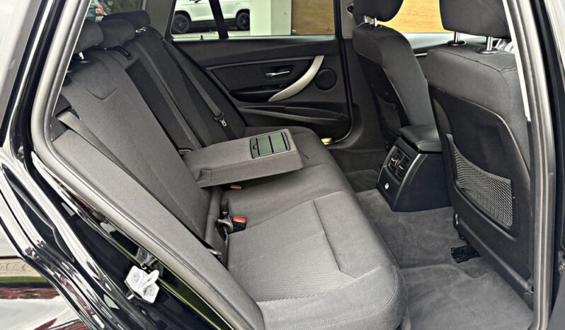 BMW Seria 3 318d Advantage full