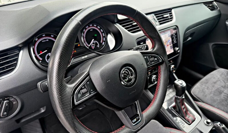 Skoda Octavia 2.0 TSI RS 230 DSG full