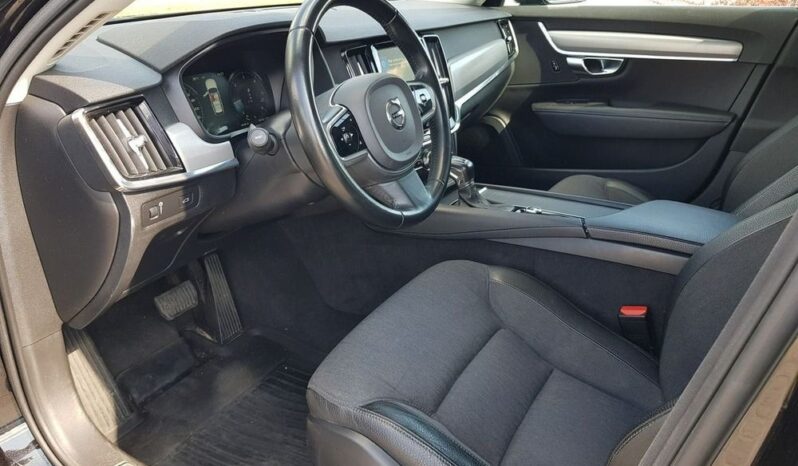Volvo V90 D4 Momentum full