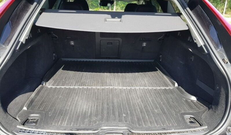 Volvo V90 D4 Momentum full