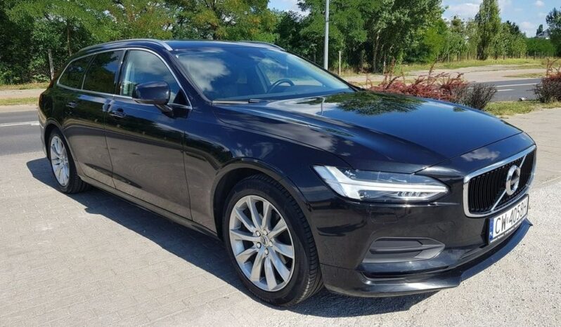 Volvo V90 D4 Momentum full