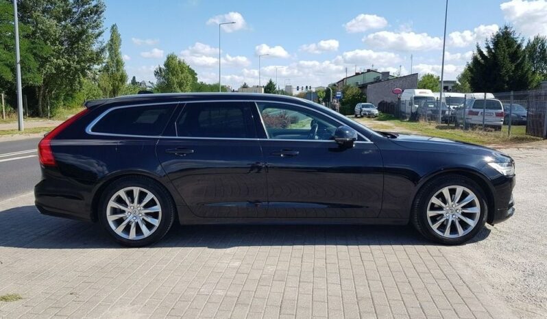 Volvo V90 D4 Momentum full