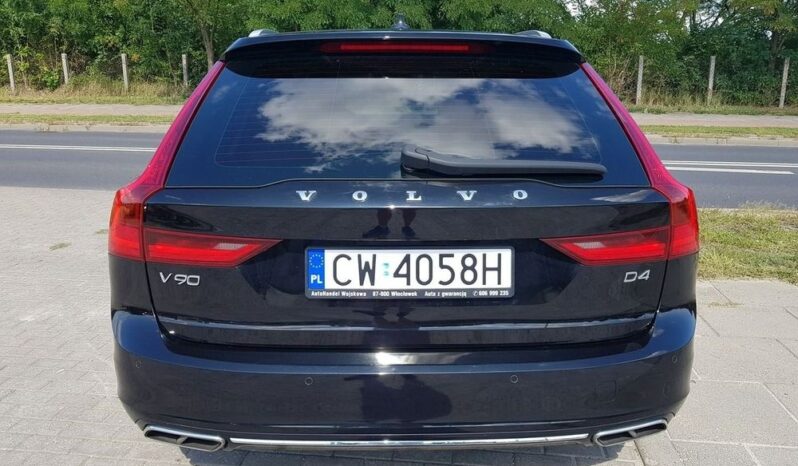 Volvo V90 D4 Momentum full