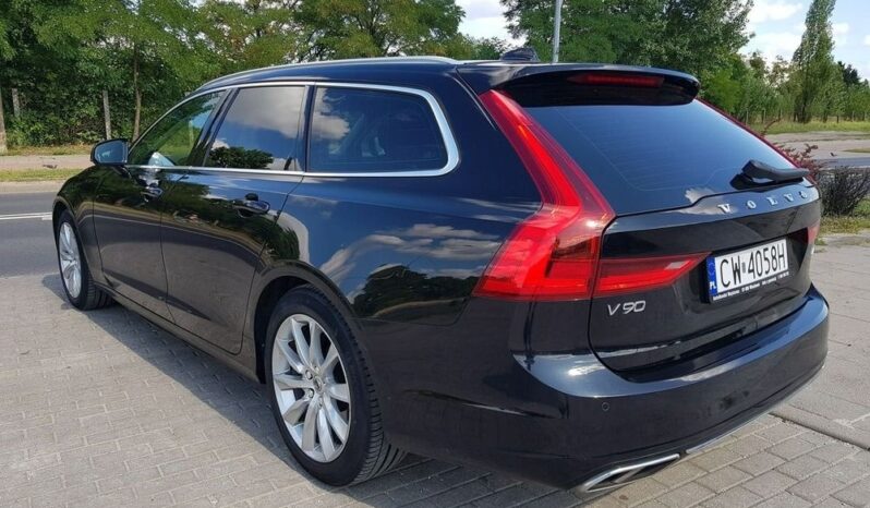 Volvo V90 D4 Momentum full
