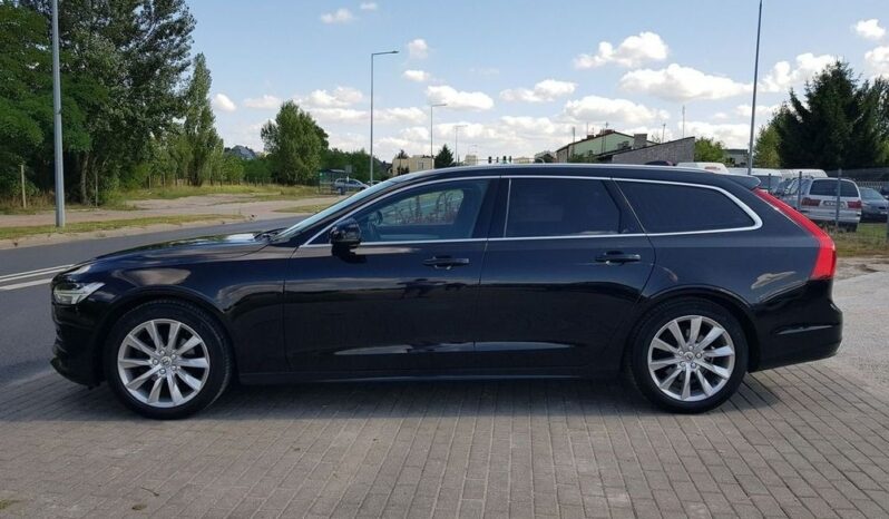 Volvo V90 D4 Momentum full