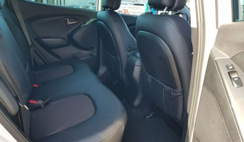 Hyundai ix35 2.0 CRDi 4WD Fifa World Cup Gold Edition full