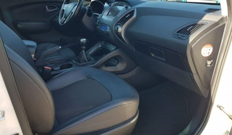 Hyundai ix35 2.0 CRDi 4WD Fifa World Cup Gold Edition full
