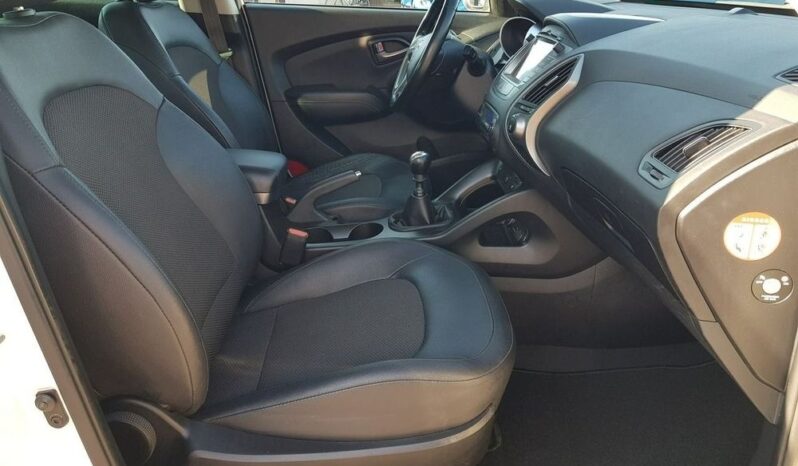 Hyundai ix35 2.0 CRDi 4WD Fifa World Cup Gold Edition full