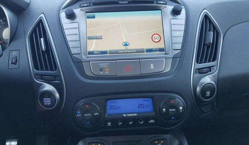 Hyundai ix35 2.0 CRDi 4WD Fifa World Cup Gold Edition full