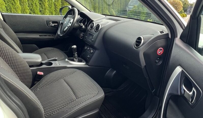 Nissan Qashqai 2.0 PANORAMA NAVI KAMERA GRZANE FOTELE TEMPOMAT ZAREJESTROWANY full