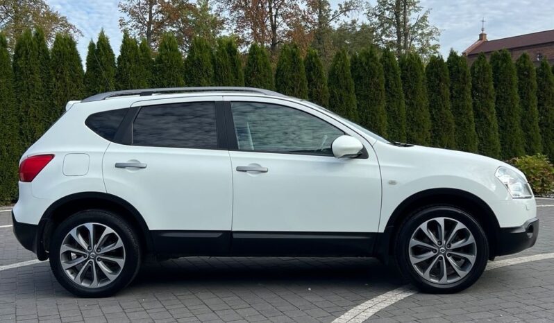 Nissan Qashqai 2.0 PANORAMA NAVI KAMERA GRZANE FOTELE TEMPOMAT ZAREJESTROWANY full
