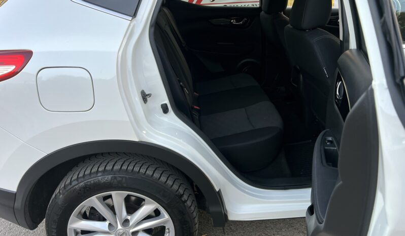 NISSAN QASHQAI II 1.5 DCI 110KM – KLIMATRONIC – KAMERY 360 – GRZANE FOTELE – NOWY ROZRZĄD full