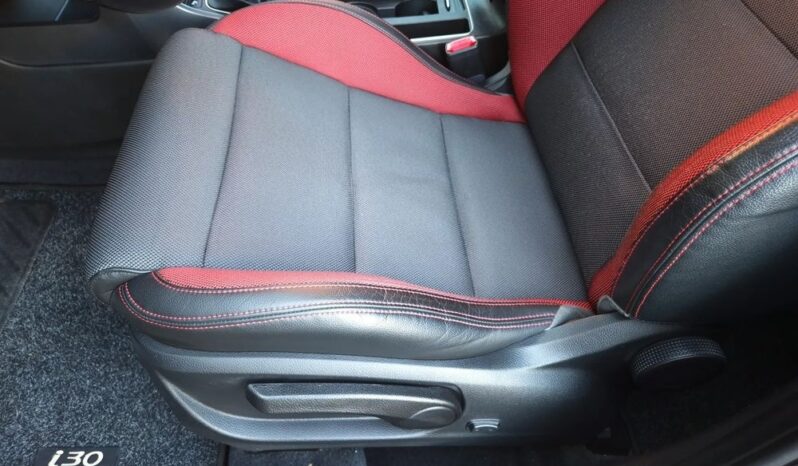 Hyundai i30 1.6 T GDI Turbo full