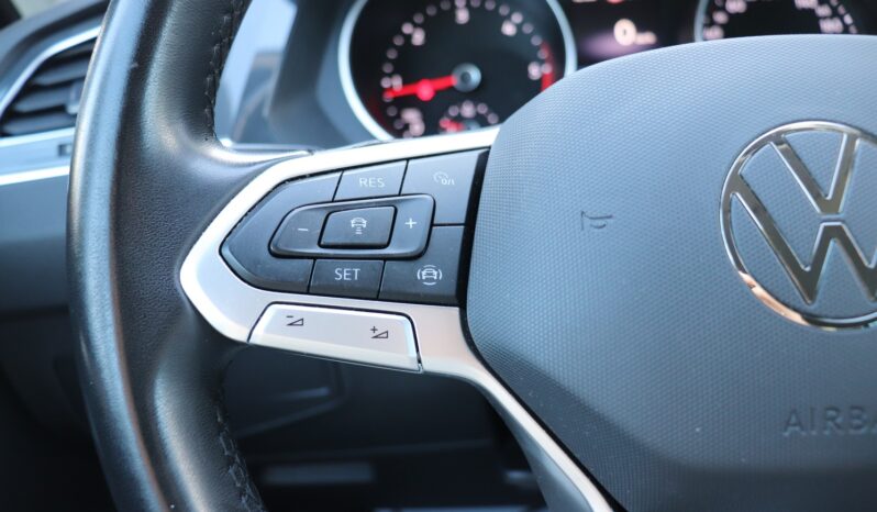 VOLKSWAGEN TIGUAN 2.0 TDI DSG 4X4, KAMERA COFANIA, 1 WŁAŚCICIEL, SERWISOWANY, GWARANCJA full