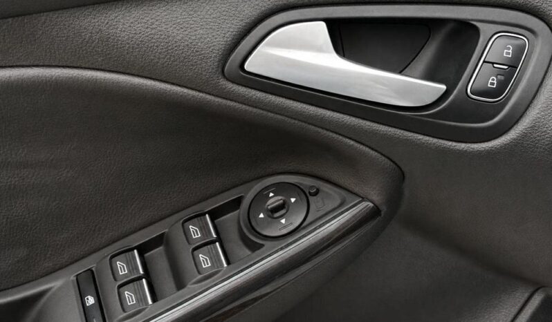 Ford Focus 1.0 EcoBoost Titanium full