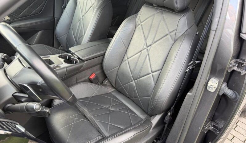DS Automobiles DS 7 Crossback full