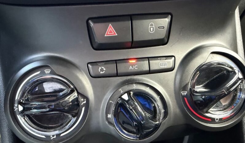 Peugeot 208 1.6 BlueHDi Active full