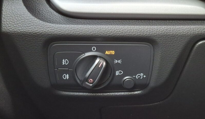 Audi A3 3-drzwiowe Klimatronic 2-stref, Podgrz. fotele, Navi, PDC, Bi-Xenon, Hak 8V (2012-) full