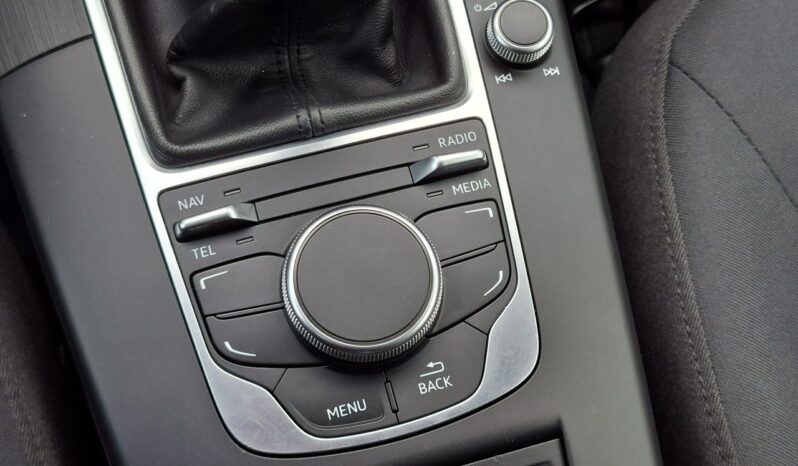 Audi A3 3-drzwiowe Klimatronic 2-stref, Podgrz. fotele, Navi, PDC, Bi-Xenon, Hak 8V (2012-) full
