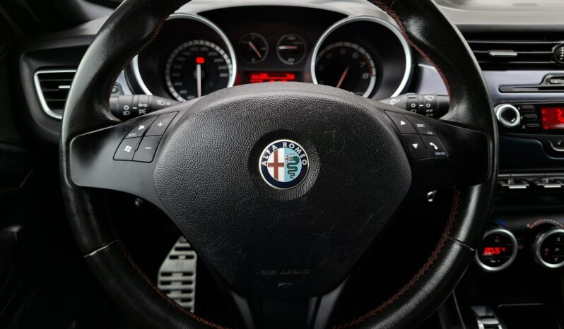 Alfa Romeo Giulietta Quadrifoglio Verde, Klimatronic, DNA, Bi-Xenon, PDC, 2 kpl. kół, BOSE full