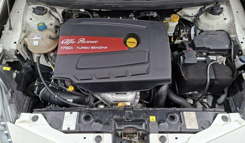 Alfa Romeo Giulietta Quadrifoglio Verde, Klimatronic, DNA, Bi-Xenon, PDC, 2 kpl. kół, BOSE full