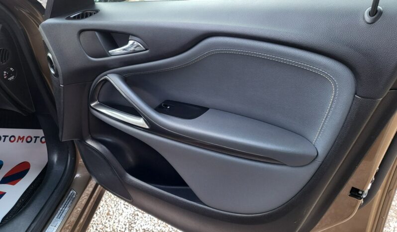 Opel Zafira C (2011-) full