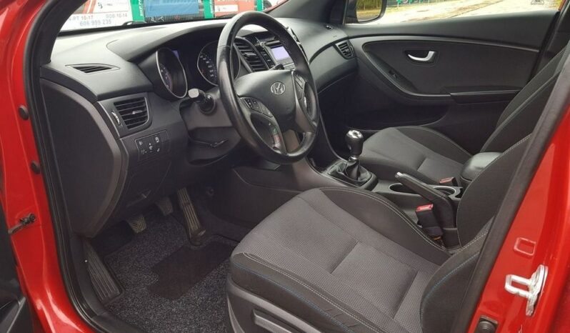 Hyundai i30 blue 1.6 GDI Passion full