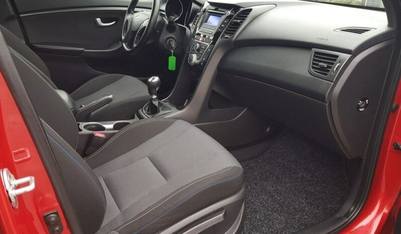 Hyundai i30 blue 1.6 GDI Passion full