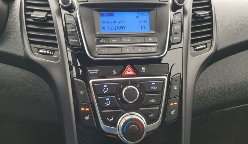 Hyundai i30 blue 1.6 GDI Passion full